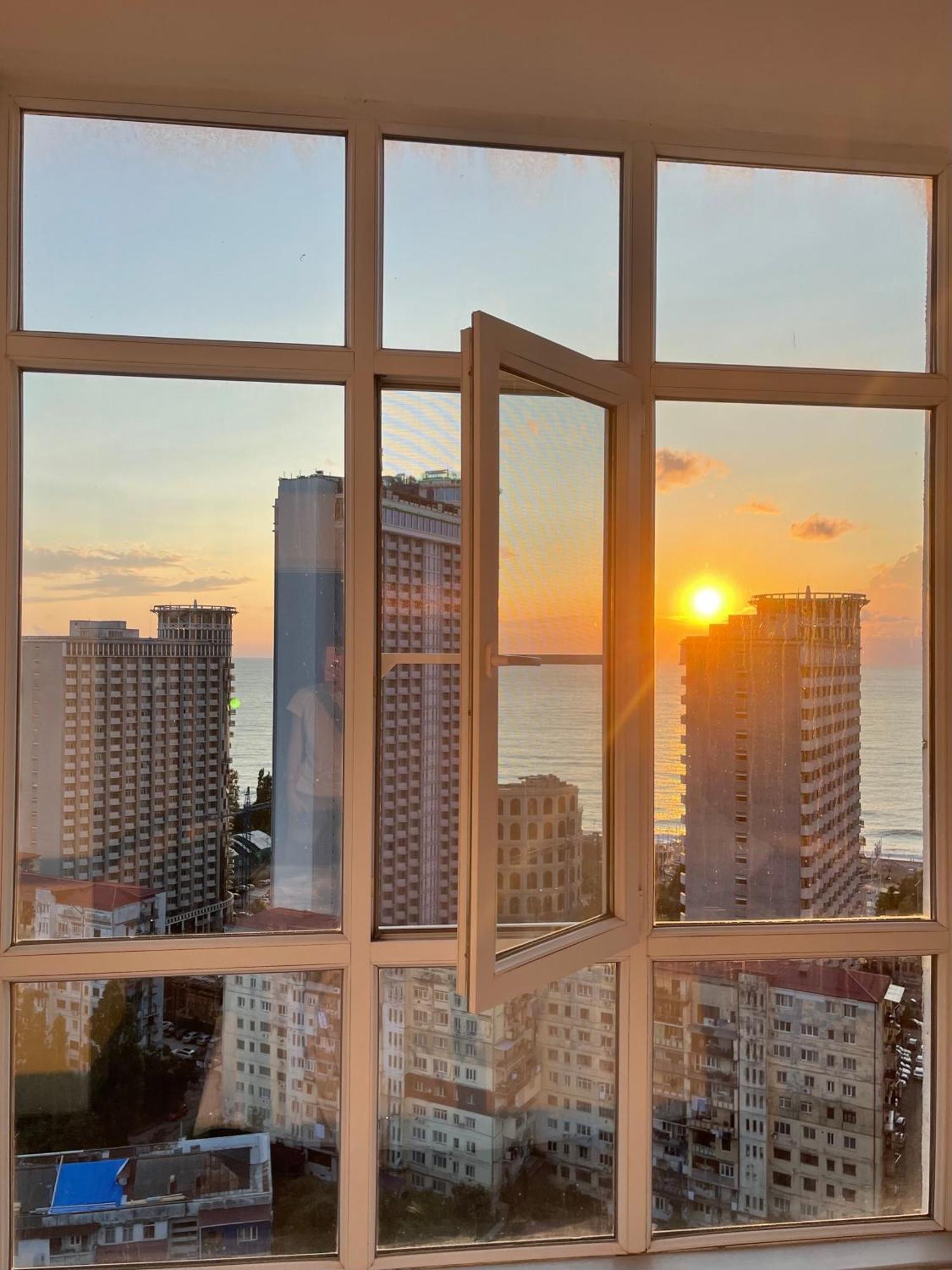 Green House Batumi Apartment Ngoại thất bức ảnh